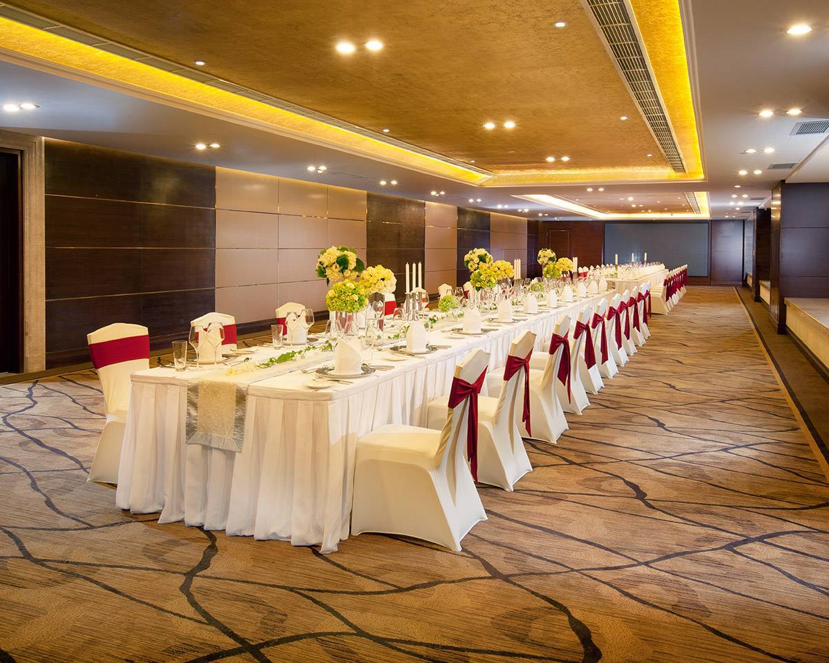 Ballroom and Meeting Room For the smooth running of any meeting or special occasion