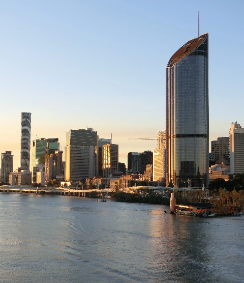 Waterfront and buildings in Brisbane.