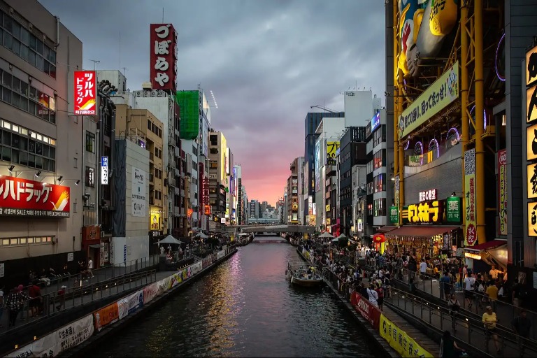 Street view of Seoul Japan