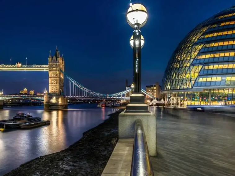 A nighttime view of London Tower Bridge.