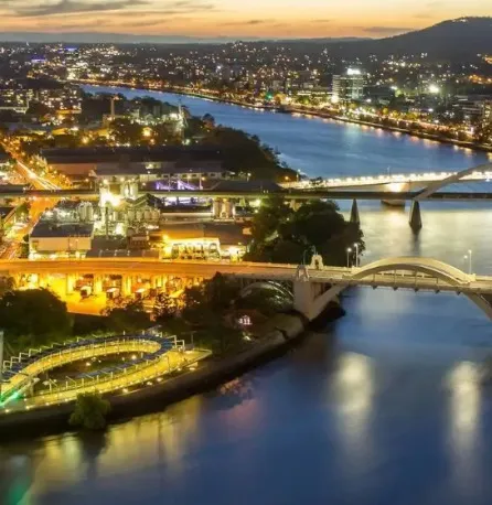 Brisbane River view at night near Dorsett Brisbane.