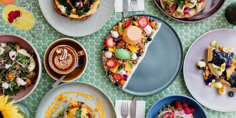 Boozy Bottomless Brunch at Elk Espresso Boozy Bottomless Brunch at Elk Espresso