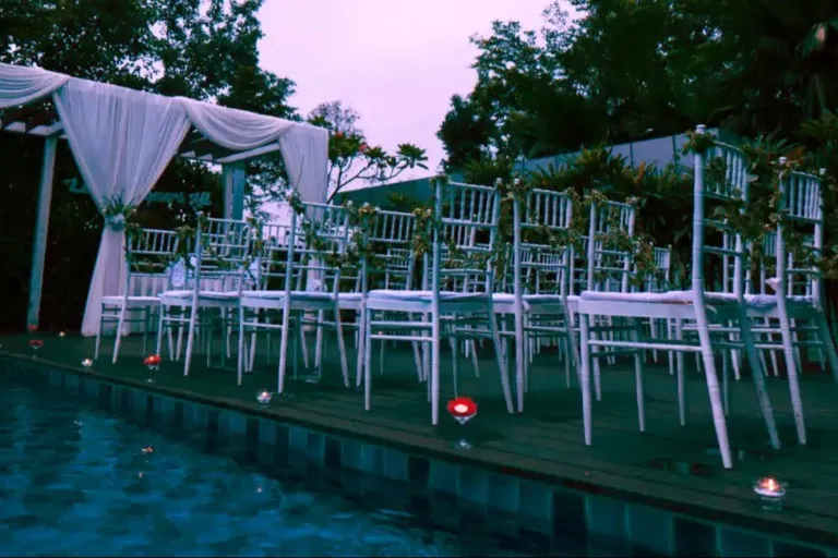 Outdoor wedding by the pool in Dorsett Grand Subang.