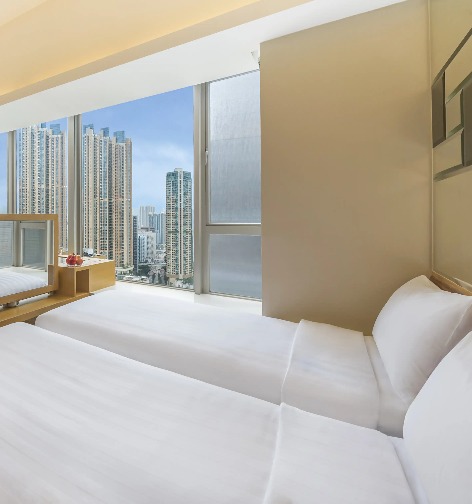 Toys and beds at Dorsett Mongkok Family Quad Room