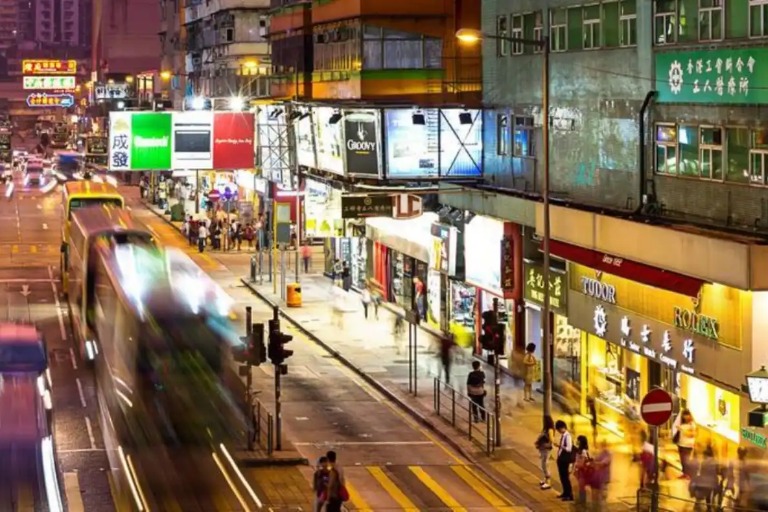 Nightlife in Mongkok city market