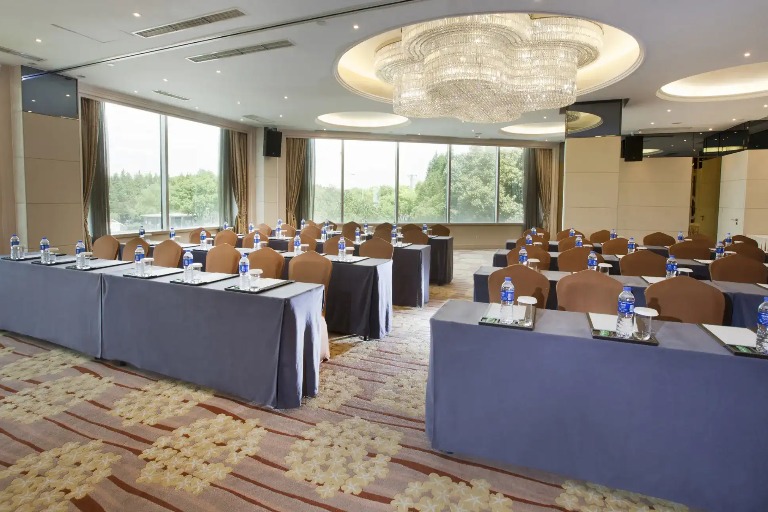 Classroom seating at a Dorsett Shanghai meeting venue.