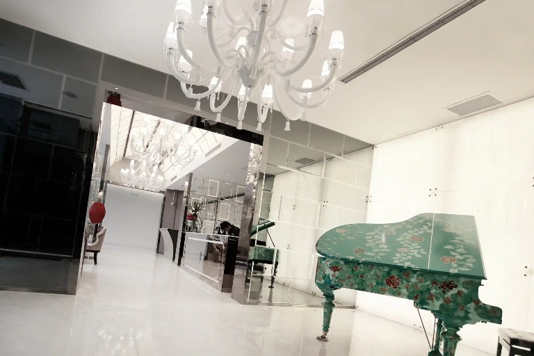 Grand piano by the Dorsett Shanghai Hotel reception.