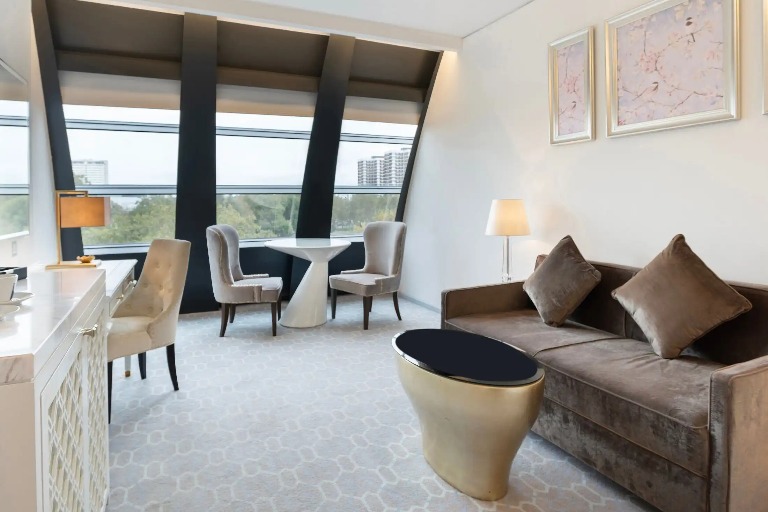 The living room of Dorsett Suite at Dorsett Shephrd Bush London