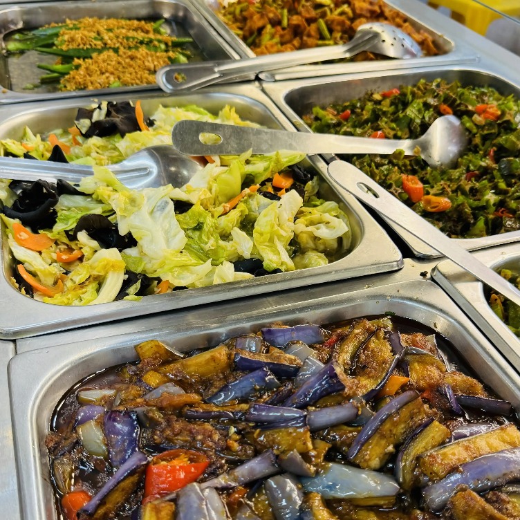 An array of Singaporean cuisine.