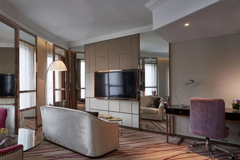 Living area in the Executive Suite at Dorsett Wanchai Hong Kong